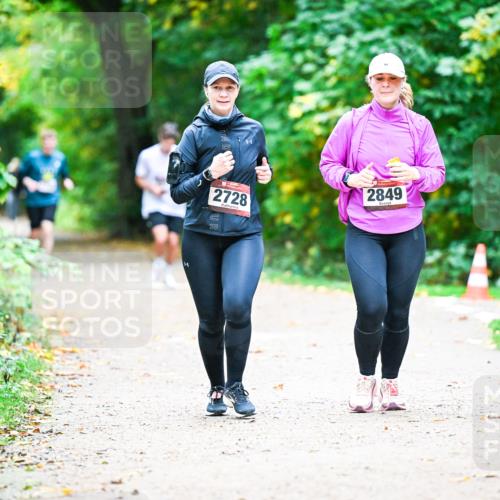 12.10.2025 - Bramfelder Halbmarathon 2025 Dr. Thomas Lammeyer http://msf.ph/oto/9360595 12.10.2025 11:13:05 Laufen 2728, 2849 meine-sportfotos.de