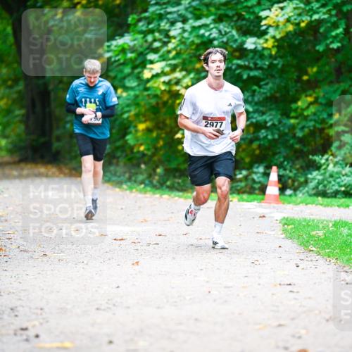 12.10.2025 - Bramfelder Halbmarathon 2025 Dr. Thomas Lammeyer http://msf.ph/oto/9360605 12.10.2025 11:13:10 Laufen 90, 2977 meine-sportfotos.de