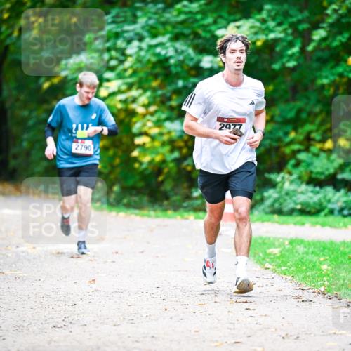 12.10.2025 - Bramfelder Halbmarathon 2025 Dr. Thomas Lammeyer http://msf.ph/oto/9360613 12.10.2025 11:13:11 Laufen 2790, 2977 meine-sportfotos.de