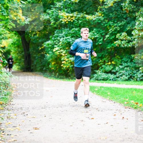 12.10.2025 - Bramfelder Halbmarathon 2025 Dr. Thomas Lammeyer http://msf.ph/oto/9360628 12.10.2025 11:13:14 Laufen 2125, 90, 2 meine-sportfotos.de