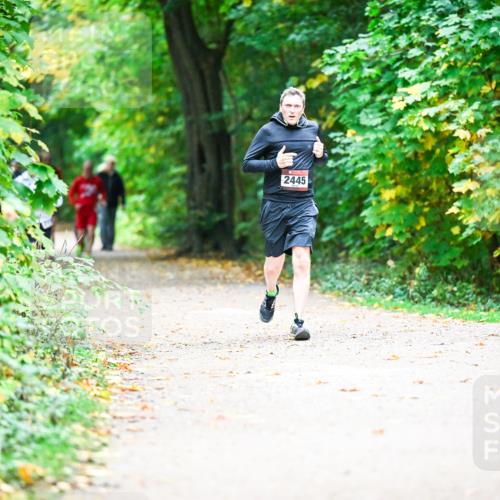 12.10.2025 - Bramfelder Halbmarathon 2025 Dr. Thomas Lammeyer http://msf.ph/oto/9360654 12.10.2025 11:13:21 Laufen 2445 meine-sportfotos.de