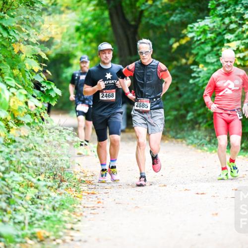 12.10.2025 - Bramfelder Halbmarathon 2025 Dr. Thomas Lammeyer http://msf.ph/oto/9360703 12.10.2025 11:13:34 Laufen 2468, 2685 meine-sportfotos.de
