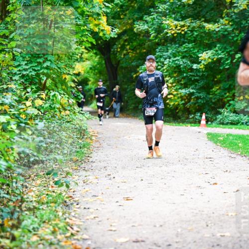 12.10.2025 - Bramfelder Halbmarathon 2025 Dr. Thomas Lammeyer http://msf.ph/oto/9360749 12.10.2025 11:13:41 Laufen 2556, 28 meine-sportfotos.de