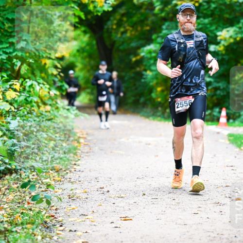 12.10.2025 - Bramfelder Halbmarathon 2025 Dr. Thomas Lammeyer http://msf.ph/oto/9360760 12.10.2025 11:13:43 Laufen 2556 meine-sportfotos.de
