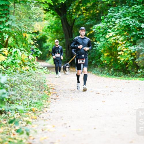 12.10.2025 - Bramfelder Halbmarathon 2025 Dr. Thomas Lammeyer http://msf.ph/oto/9360772 12.10.2025 11:13:45 Laufen 2767, 2747 meine-sportfotos.de