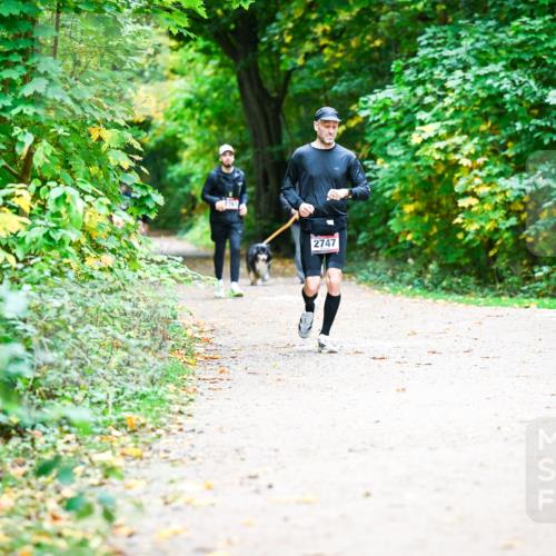 12.10.2025 - Bramfelder Halbmarathon 2025 Dr. Thomas Lammeyer http://msf.ph/oto/9360773 12.10.2025 11:13:45 Laufen 2747 meine-sportfotos.de