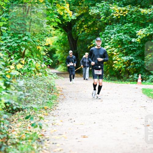12.10.2025 - Bramfelder Halbmarathon 2025 Dr. Thomas Lammeyer http://msf.ph/oto/9360783 12.10.2025 11:13:47 Laufen 2747 meine-sportfotos.de