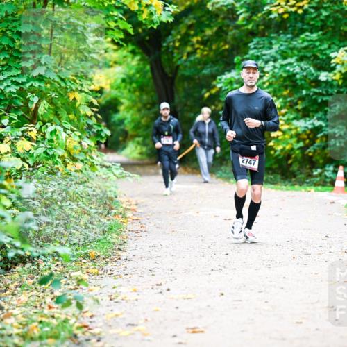 12.10.2025 - Bramfelder Halbmarathon 2025 Dr. Thomas Lammeyer http://msf.ph/oto/9360788 12.10.2025 11:13:47 Laufen 2747 meine-sportfotos.de
