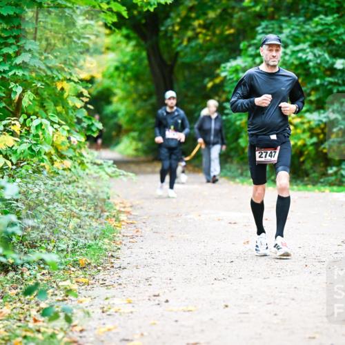 12.10.2025 - Bramfelder Halbmarathon 2025 Dr. Thomas Lammeyer http://msf.ph/oto/9360791 12.10.2025 11:13:48 Laufen 2747 meine-sportfotos.de
