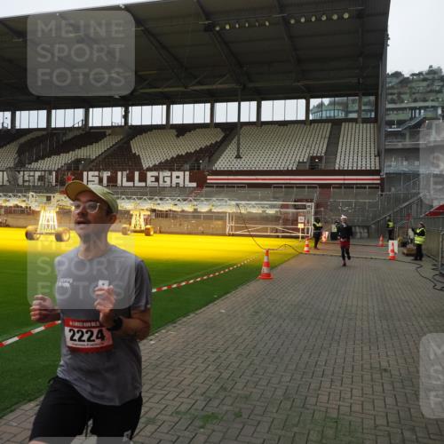 07.12.2025 - St. Pauli X-Mass-Run No. 15 Fabian Wolf http://msf.ph/oto/9360811 07.12.2025 09:50:59 Ziel 615, 2224 meine-sportfotos.de