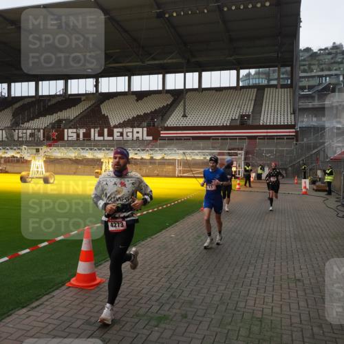 07.12.2025 - St. Pauli X-Mass-Run No. 15 Fabian Wolf http://msf.ph/oto/9360825 07.12.2025 09:51:19 Ziel 13, 1258, 2030, 2135, 2646, 3110, 4273 meine-sportfotos.de