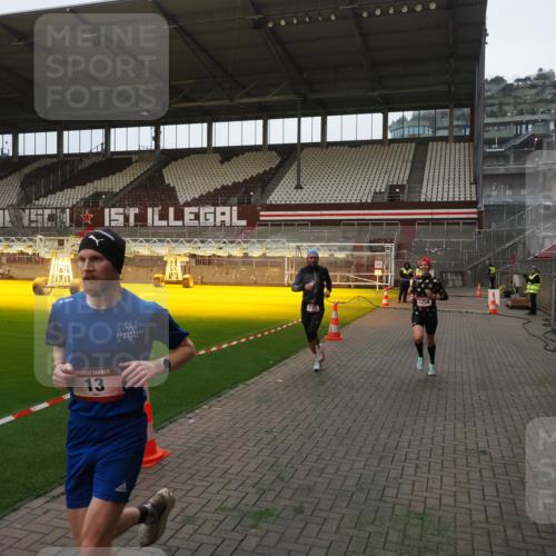 07.12.2025 - St. Pauli X-Mass-Run No. 15 Fabian Wolf http://msf.ph/oto/9360829 07.12.2025 09:51:20 Ziel 13, 1258, 2030, 2135, 2646, 3110, 4273 meine-sportfotos.de