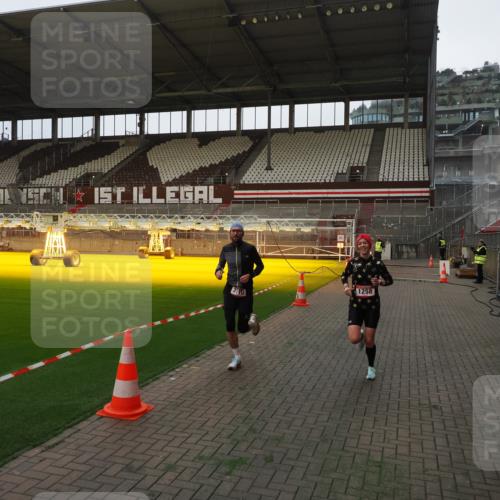 07.12.2025 - St. Pauli X-Mass-Run No. 15 Fabian Wolf http://msf.ph/oto/9360831 07.12.2025 09:51:20 Ziel 13, 1258, 2030, 2135, 2646, 3110, 4273 meine-sportfotos.de