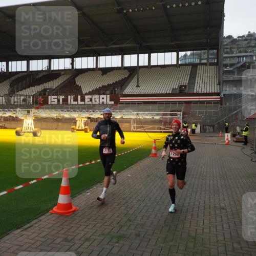07.12.2025 - St. Pauli X-Mass-Run No. 15 Fabian Wolf http://msf.ph/oto/9360832 07.12.2025 09:51:21 Ziel 13, 1258, 2030, 2135, 2646, 3110, 4273 meine-sportfotos.de
