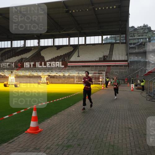 07.12.2025 - St. Pauli X-Mass-Run No. 15 Fabian Wolf http://msf.ph/oto/9360840 07.12.2025 09:51:34 Ziel 13, 1117, 1258, 1893, 2030, 3110, 4273 meine-sportfotos.de