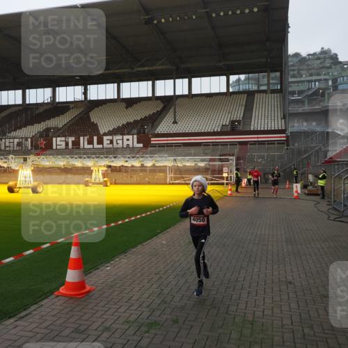 07.12.2025 - St. Pauli X-Mass-Run No. 15 Fabian Wolf http://msf.ph/oto/9360911 07.12.2025 09:53:43 Ziel 96, 115, 4050, 4061, 4062 meine-sportfotos.de