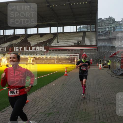 07.12.2025 - St. Pauli X-Mass-Run No. 15 Fabian Wolf http://msf.ph/oto/9360917 07.12.2025 09:53:48 Ziel 96, 115, 4050, 4061, 4062 meine-sportfotos.de