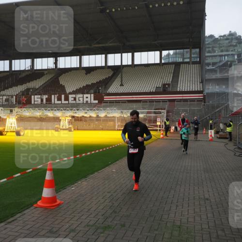 07.12.2025 - St. Pauli X-Mass-Run No. 15 Fabian Wolf http://msf.ph/oto/9360959 07.12.2025 09:54:43 Ziel 1649, 1655, 1722, 2133, 2209, 2703, 3310 meine-sportfotos.de