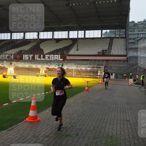07.12.2025 - St. Pauli X-Mass-Run No. 15 Fabian Wolf http://msf.ph/oto/9360991 07.12.2025 09:55:16 Ziel 1101, 1113, 4087 meine-sportfotos.de