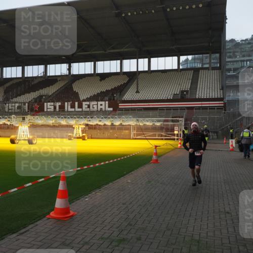 07.12.2025 - St. Pauli X-Mass-Run No. 15 Fabian Wolf http://msf.ph/oto/9361021 07.12.2025 09:56:10 Ziel 1483, 1530 meine-sportfotos.de