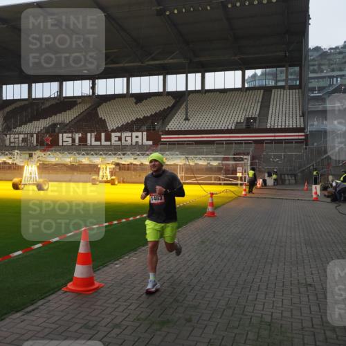 07.12.2025 - St. Pauli X-Mass-Run No. 15 Fabian Wolf http://msf.ph/oto/9361034 07.12.2025 09:56:15 Ziel 1483, 1530 meine-sportfotos.de