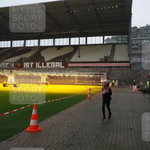 07.12.2025 - St. Pauli X-Mass-Run No. 15 Fabian Wolf http://msf.ph/oto/9361049 07.12.2025 09:56:30 Ziel 3255 meine-sportfotos.de