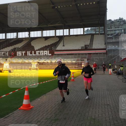07.12.2025 - St. Pauli X-Mass-Run No. 15 Fabian Wolf http://msf.ph/oto/9361092 07.12.2025 09:56:50 Ziel 198, 497, 662, 1116, 1165, 2861, 4208, 4209 meine-sportfotos.de