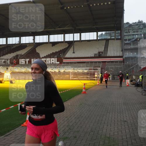 07.12.2025 - St. Pauli X-Mass-Run No. 15 Fabian Wolf http://msf.ph/oto/9361099 07.12.2025 09:56:52 Ziel 198, 497, 662, 1116, 1165, 2861, 4208, 4209 meine-sportfotos.de