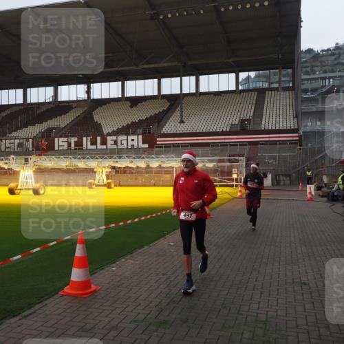 07.12.2025 - St. Pauli X-Mass-Run No. 15 Fabian Wolf http://msf.ph/oto/9361105 07.12.2025 09:56:56 Ziel 198, 497, 662, 1116, 1165, 2861, 4208, 4209 meine-sportfotos.de