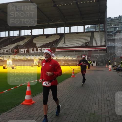 07.12.2025 - St. Pauli X-Mass-Run No. 15 Fabian Wolf http://msf.ph/oto/9361108 07.12.2025 09:56:57 Ziel 198, 497, 1116, 1165, 2861, 4208, 4209 meine-sportfotos.de