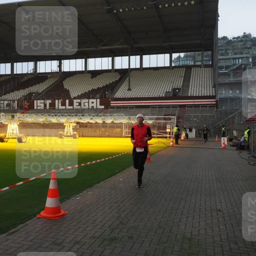 07.12.2025 - St. Pauli X-Mass-Run No. 15 Fabian Wolf http://msf.ph/oto/9361122 07.12.2025 09:57:08 Ziel 497, 2861, 3320 meine-sportfotos.de