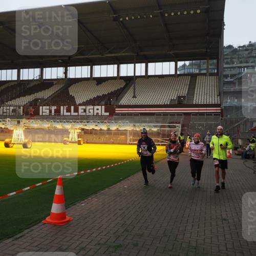 07.12.2025 - St. Pauli X-Mass-Run No. 15 Fabian Wolf http://msf.ph/oto/9361139 07.12.2025 09:57:28 Ziel 632, 1292, 1293, 1377, 1395, 2678, 4032 meine-sportfotos.de
