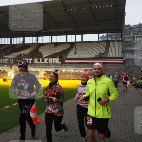 07.12.2025 - St. Pauli X-Mass-Run No. 15 Fabian Wolf http://msf.ph/oto/9361147 07.12.2025 09:57:30 Ziel 632, 1292, 1293, 1377, 1395, 2678 meine-sportfotos.de