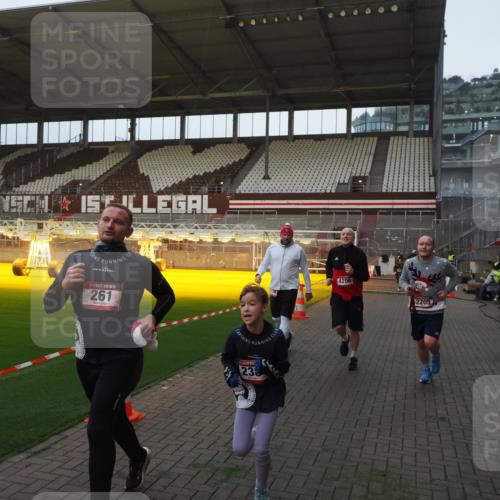 07.12.2025 - St. Pauli X-Mass-Run No. 15 Fabian Wolf http://msf.ph/oto/9361223 07.12.2025 09:58:23 Ziel 238, 261, 1173, 1633, 1774, 2205, 3405, 3515, 4031, 4206 meine-sportfotos.de