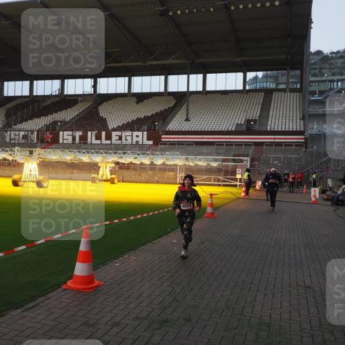 07.12.2025 - St. Pauli X-Mass-Run No. 15 Fabian Wolf http://msf.ph/oto/9361240 07.12.2025 09:58:28 Ziel 238, 261, 483, 1173, 1603, 1633, 1774, 2205, 3515, 4031, 4206 meine-sportfotos.de