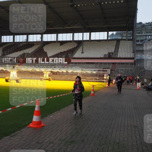 07.12.2025 - St. Pauli X-Mass-Run No. 15 Fabian Wolf http://msf.ph/oto/9361241 07.12.2025 09:58:29 Ziel 238, 261, 483, 1173, 1603, 1633, 1774, 2205, 3515, 4031, 4206 meine-sportfotos.de