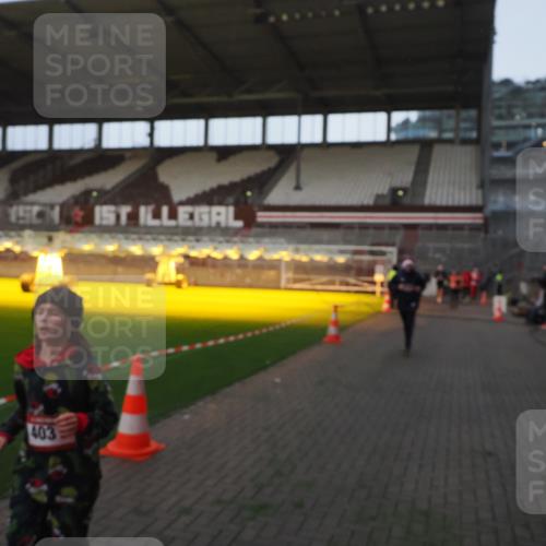07.12.2025 - St. Pauli X-Mass-Run No. 15 Fabian Wolf http://msf.ph/oto/9361247 07.12.2025 09:58:30 Ziel 238, 261, 483, 532, 1173, 1603, 1633, 1774, 2205, 3515, 4031, 4206 meine-sportfotos.de