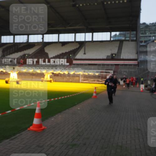 07.12.2025 - St. Pauli X-Mass-Run No. 15 Fabian Wolf http://msf.ph/oto/9361250 07.12.2025 09:58:30 Ziel 238, 261, 483, 532, 1173, 1603, 1633, 1774, 2205, 3515, 4031, 4206 meine-sportfotos.de