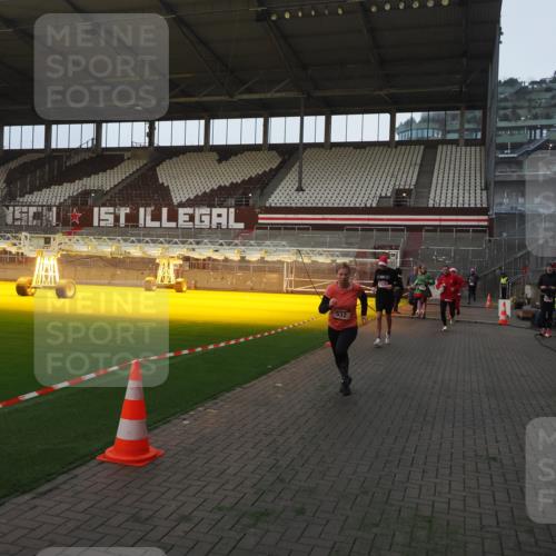 07.12.2025 - St. Pauli X-Mass-Run No. 15 Fabian Wolf http://msf.ph/oto/9361267 07.12.2025 09:58:35 Ziel 238, 261, 483, 532, 1003, 1115, 1173, 1528, 1603, 1782, 1785, 2205, 2392, 3308, 4031, 4206 meine-sportfotos.de