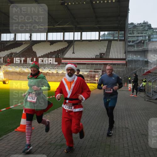 07.12.2025 - St. Pauli X-Mass-Run No. 15 Fabian Wolf http://msf.ph/oto/9361284 07.12.2025 09:58:41 Ziel 483, 532, 1003, 1115, 1528, 1542, 1603, 1782, 1785, 2392, 3308, 4031 meine-sportfotos.de
