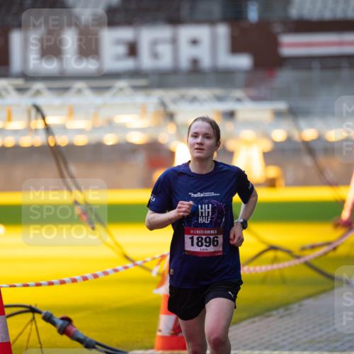 07.12.2025 - St. Pauli X-Mass-Run No. 15 Michael Strokosch http://msf.ph/oto/9361302 07.12.2025 10:50:49 Laufen 15, 1896 meine-sportfotos.de