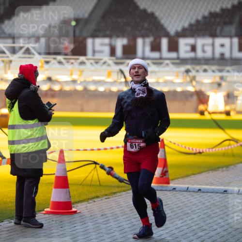 07.12.2025 - St. Pauli X-Mass-Run No. 15 Michael Strokosch http://msf.ph/oto/9361320 07.12.2025 10:51:38 Laufen 15, 615 meine-sportfotos.de
