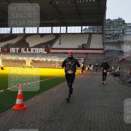 07.12.2025 - St. Pauli X-Mass-Run No. 15 Fabian Wolf http://msf.ph/oto/9361321 07.12.2025 09:58:43 Ziel 483, 532, 655, 1003, 1115, 1528, 1542, 1603, 1782, 1785, 2392, 3308 meine-sportfotos.de