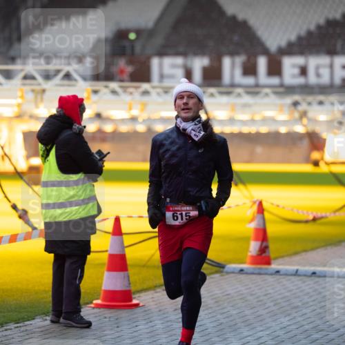 07.12.2025 - St. Pauli X-Mass-Run No. 15 Michael Strokosch http://msf.ph/oto/9361322 07.12.2025 10:51:38 Laufen 15, 615 meine-sportfotos.de