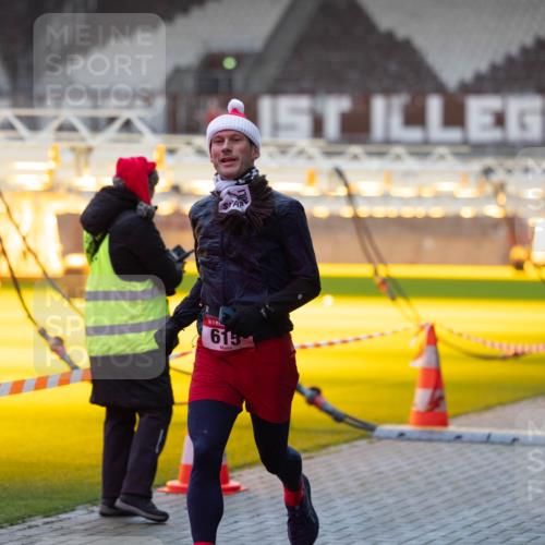 07.12.2025 - St. Pauli X-Mass-Run No. 15 Michael Strokosch http://msf.ph/oto/9361323 07.12.2025 10:51:39 Laufen 615 meine-sportfotos.de