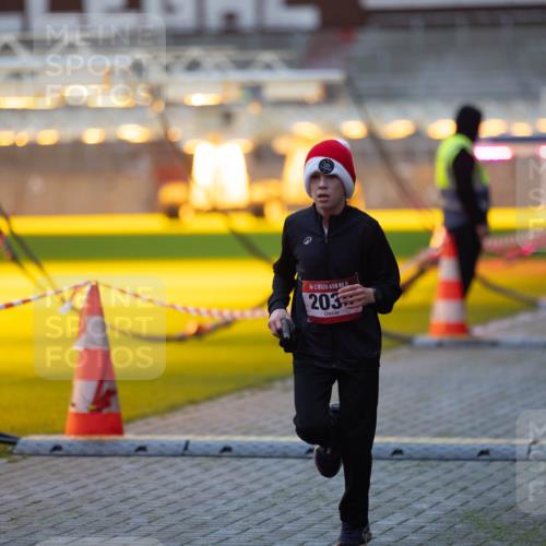 07.12.2025 - St. Pauli X-Mass-Run No. 15 Michael Strokosch http://msf.ph/oto/9361329 07.12.2025 10:51:59 Laufen 15, 203 meine-sportfotos.de
