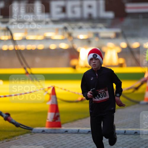 07.12.2025 - St. Pauli X-Mass-Run No. 15 Michael Strokosch http://msf.ph/oto/9361330 07.12.2025 10:51:59 Laufen 15, 030 meine-sportfotos.de