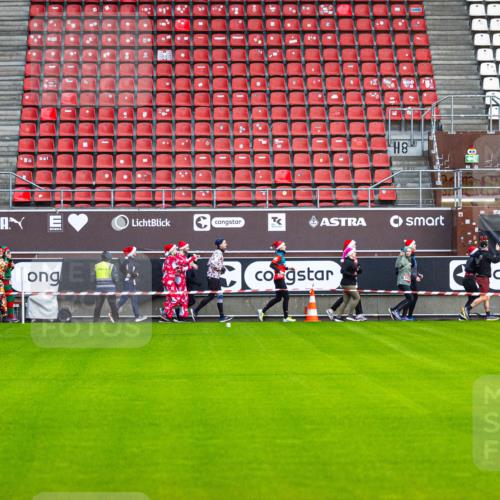 07.12.2025 - St. Pauli X-Mass-Run No. 15 Michael Strokosch http://msf.ph/oto/9361356 07.12.2025 10:53:12 Laufen 00, 8, 7 meine-sportfotos.de
