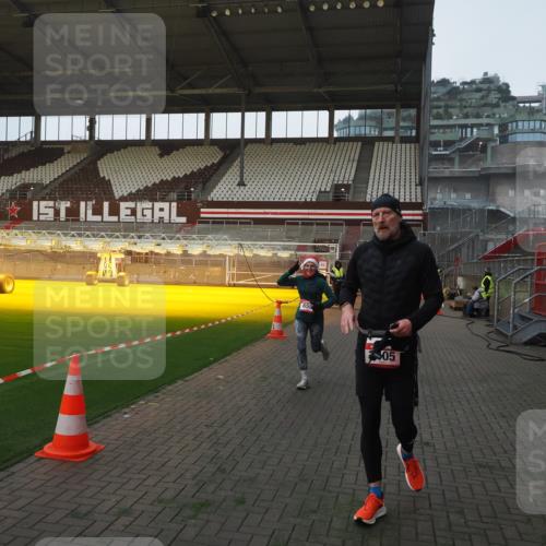 07.12.2025 - St. Pauli X-Mass-Run No. 15 Fabian Wolf http://msf.ph/oto/9361380 07.12.2025 09:58:48 Ziel 532, 655, 1003, 1115, 1528, 1542, 1782, 1785, 2392, 3308 meine-sportfotos.de