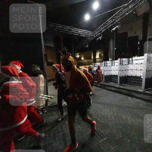 07.12.2025 - St. Pauli X-Mass-Run No. 15 Michael Strokosch http://msf.ph/oto/9361395 07.12.2025 11:11:52 Laufen 408 meine-sportfotos.de